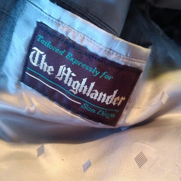 Tailored Suite - Picture 8 of 16